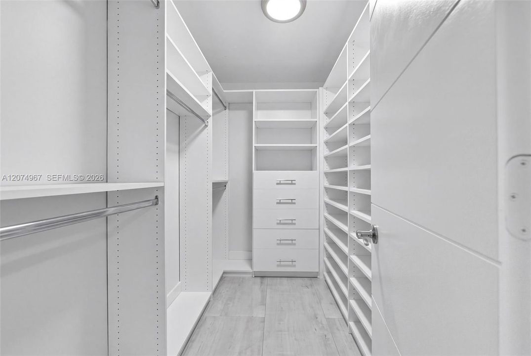 For Rent: $5,250 (3 beds, 2 baths, 1800 Square Feet)