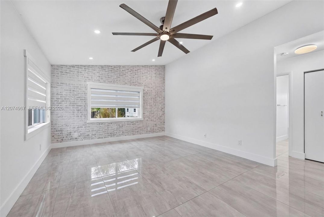 For Rent: $5,250 (3 beds, 2 baths, 1800 Square Feet)