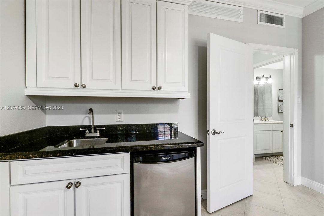 For Sale: $895,000 (4 beds, 3 baths, 2882 Square Feet)