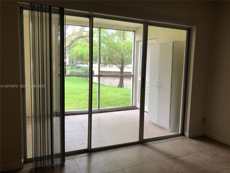For Rent: $1,900 (2 beds, 2 baths, 1000 Square Feet)
