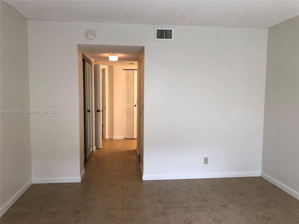 For Rent: $1,900 (2 beds, 2 baths, 1000 Square Feet)