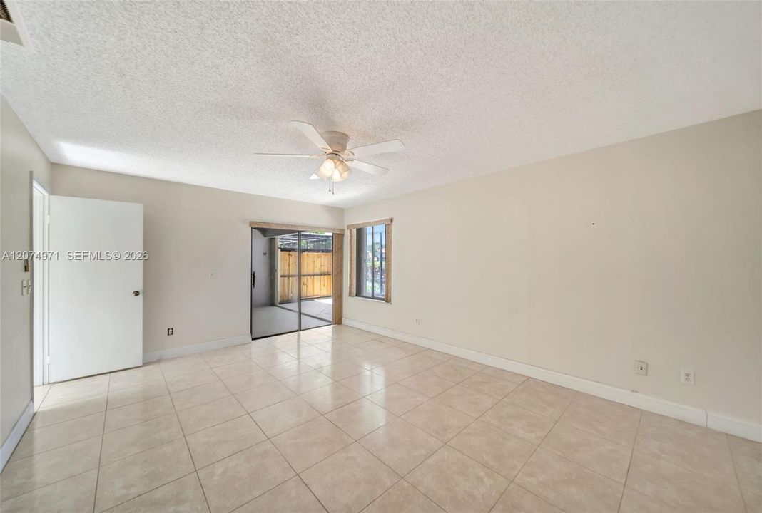 For Sale: $335,000 (3 beds, 2 baths, 1645 Square Feet)