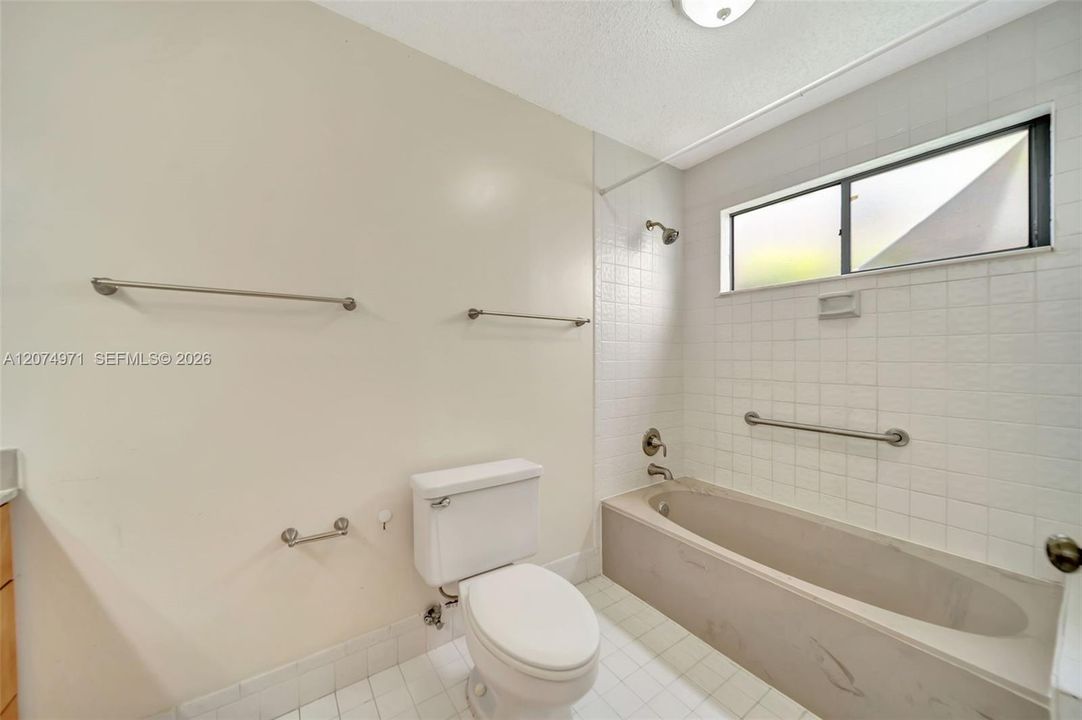 For Sale: $335,000 (3 beds, 2 baths, 1645 Square Feet)