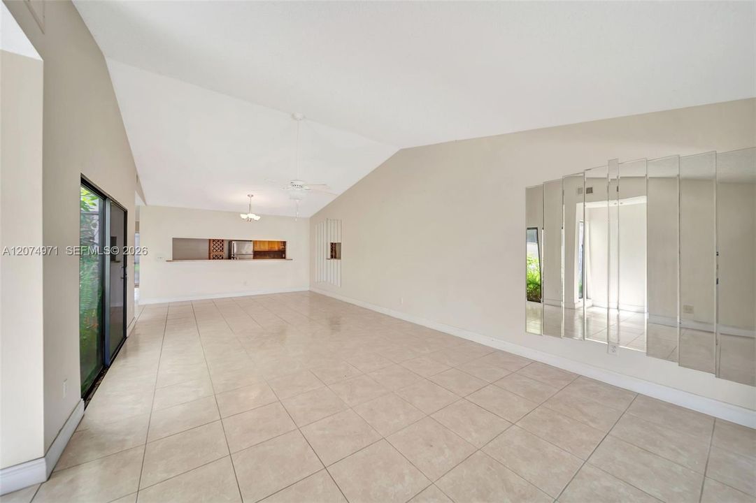 For Sale: $335,000 (3 beds, 2 baths, 1645 Square Feet)