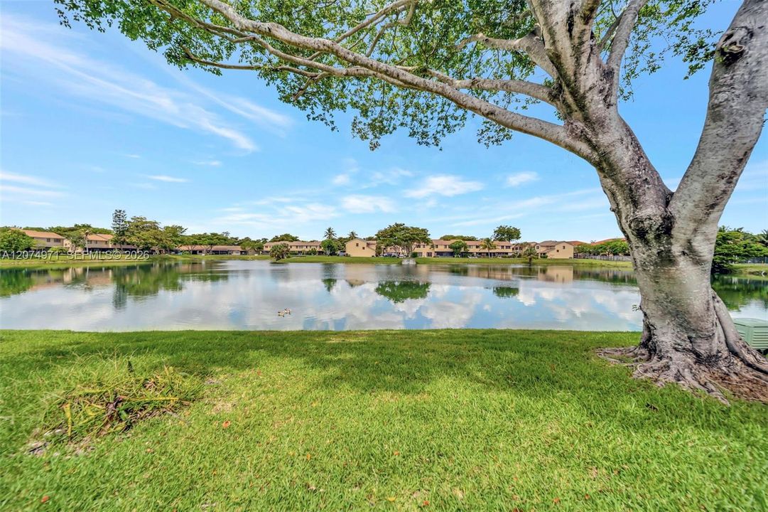 For Sale: $335,000 (3 beds, 2 baths, 1645 Square Feet)