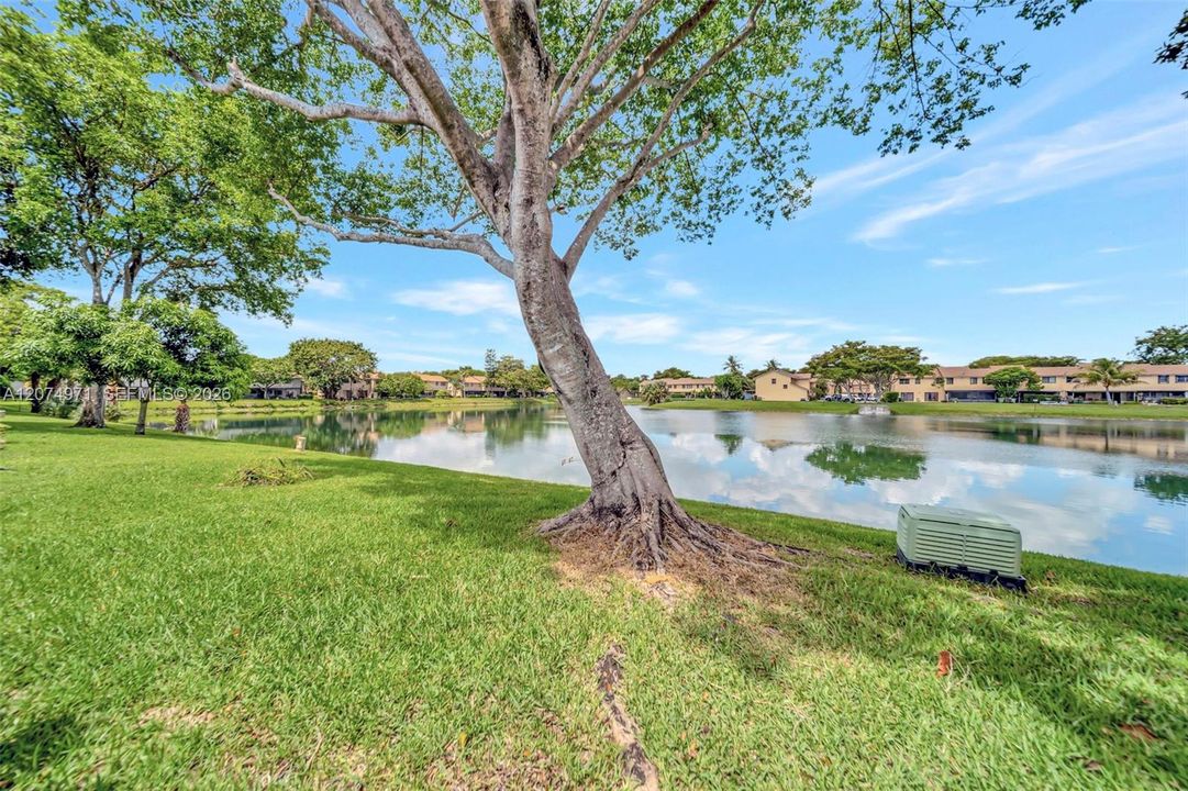 For Sale: $335,000 (3 beds, 2 baths, 1645 Square Feet)