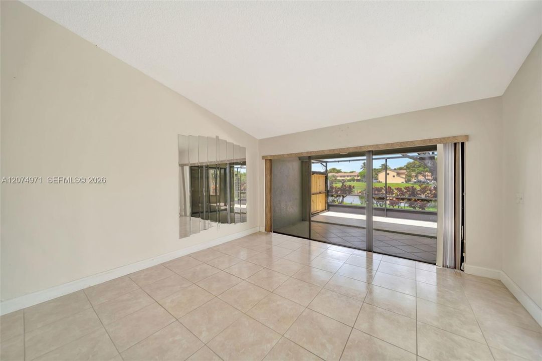 For Sale: $335,000 (3 beds, 2 baths, 1645 Square Feet)
