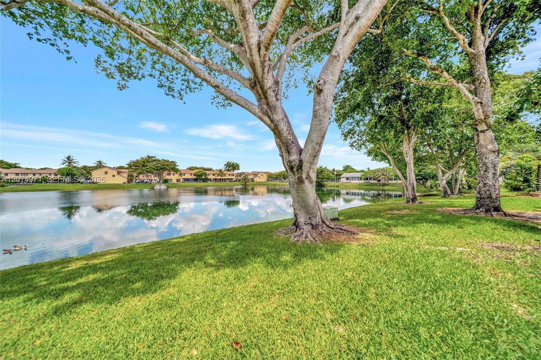For Sale: $335,000 (3 beds, 2 baths, 1645 Square Feet)