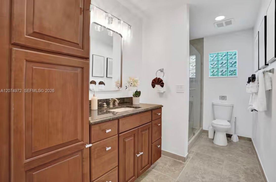 For Rent: $14,900 (8 beds, 4 baths, 3877 Square Feet)