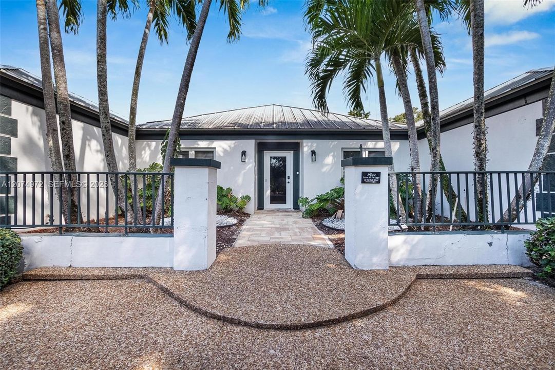 For Rent: $14,900 (8 beds, 4 baths, 3877 Square Feet)