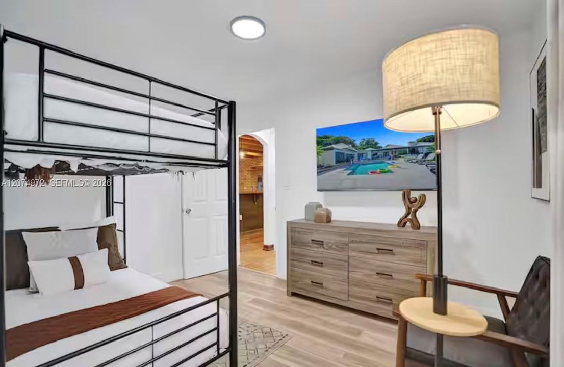 For Rent: $14,900 (8 beds, 4 baths, 3877 Square Feet)