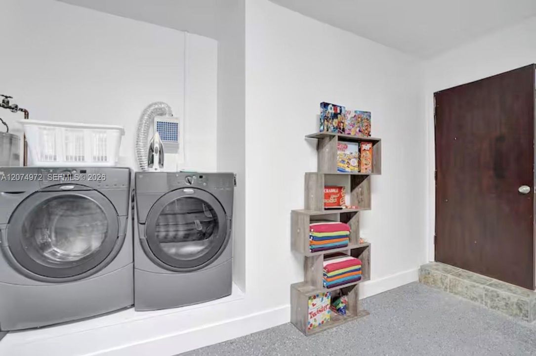 For Rent: $14,900 (8 beds, 4 baths, 3877 Square Feet)