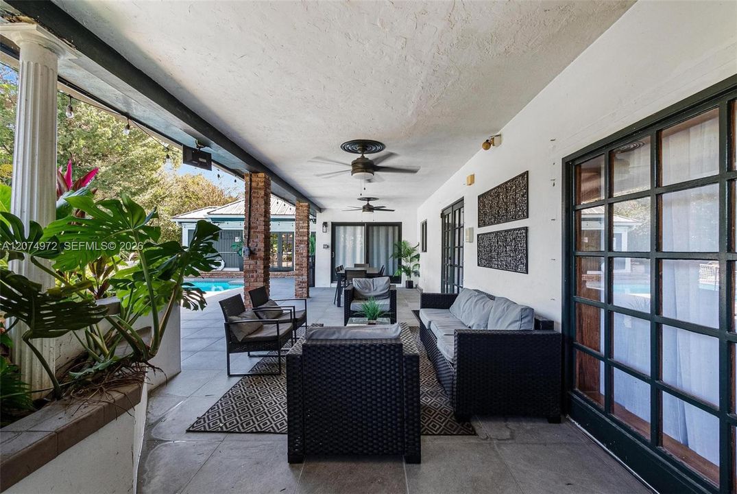 For Rent: $14,900 (8 beds, 4 baths, 3877 Square Feet)