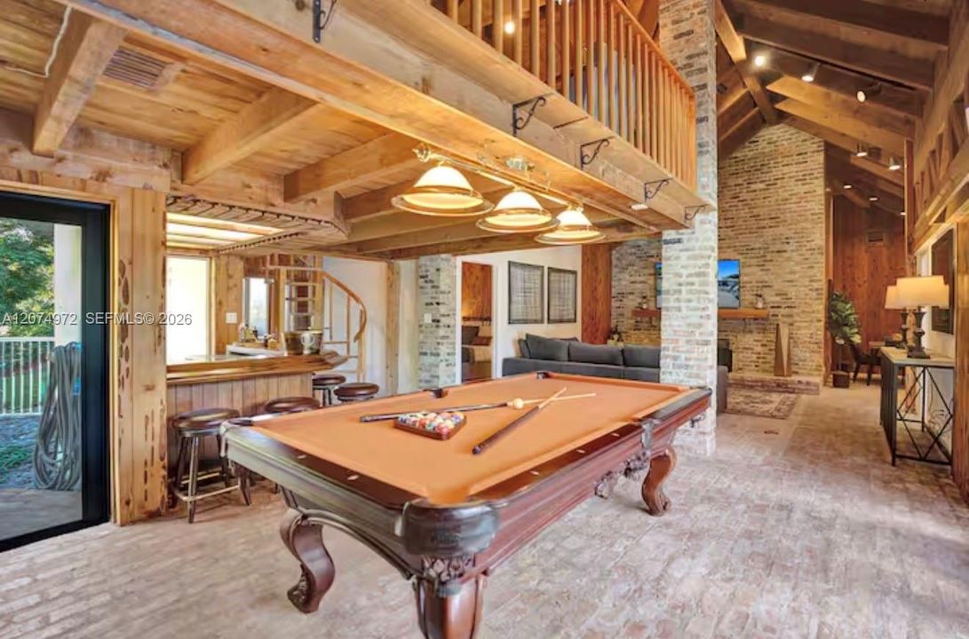 For Rent: $14,900 (8 beds, 4 baths, 3877 Square Feet)