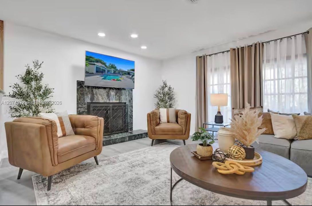 For Rent: $14,900 (8 beds, 4 baths, 3877 Square Feet)
