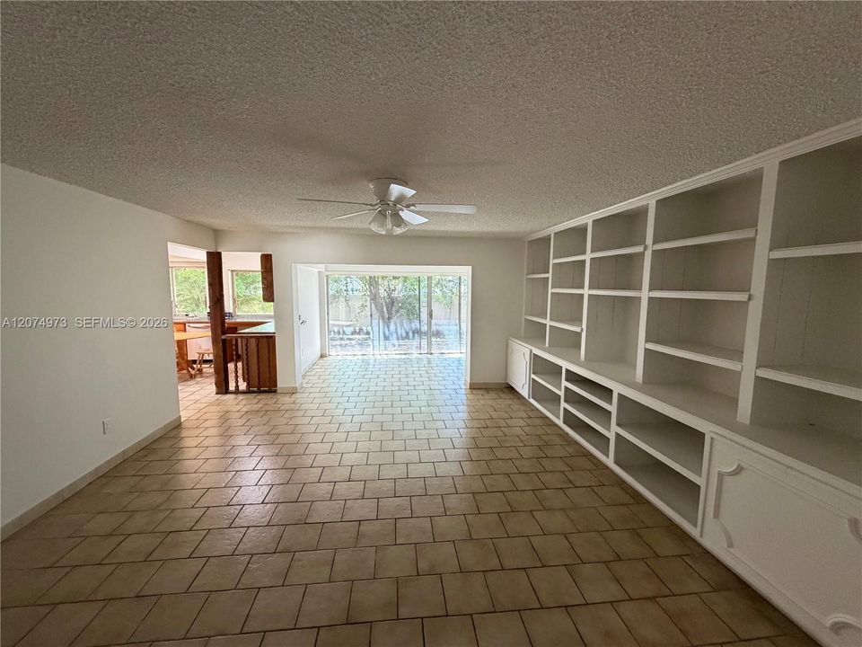В аренду: $3,250 (4 спален, 2 ванн, 0 Квадратных фут)