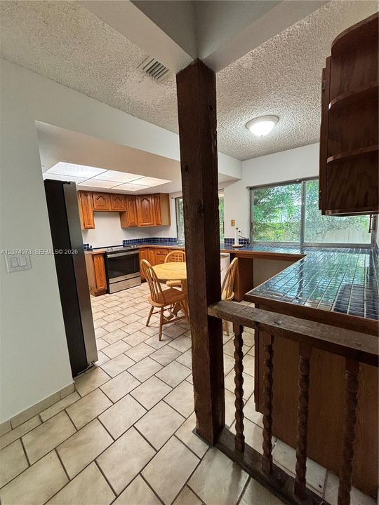 В аренду: $3,250 (4 спален, 2 ванн, 0 Квадратных фут)
