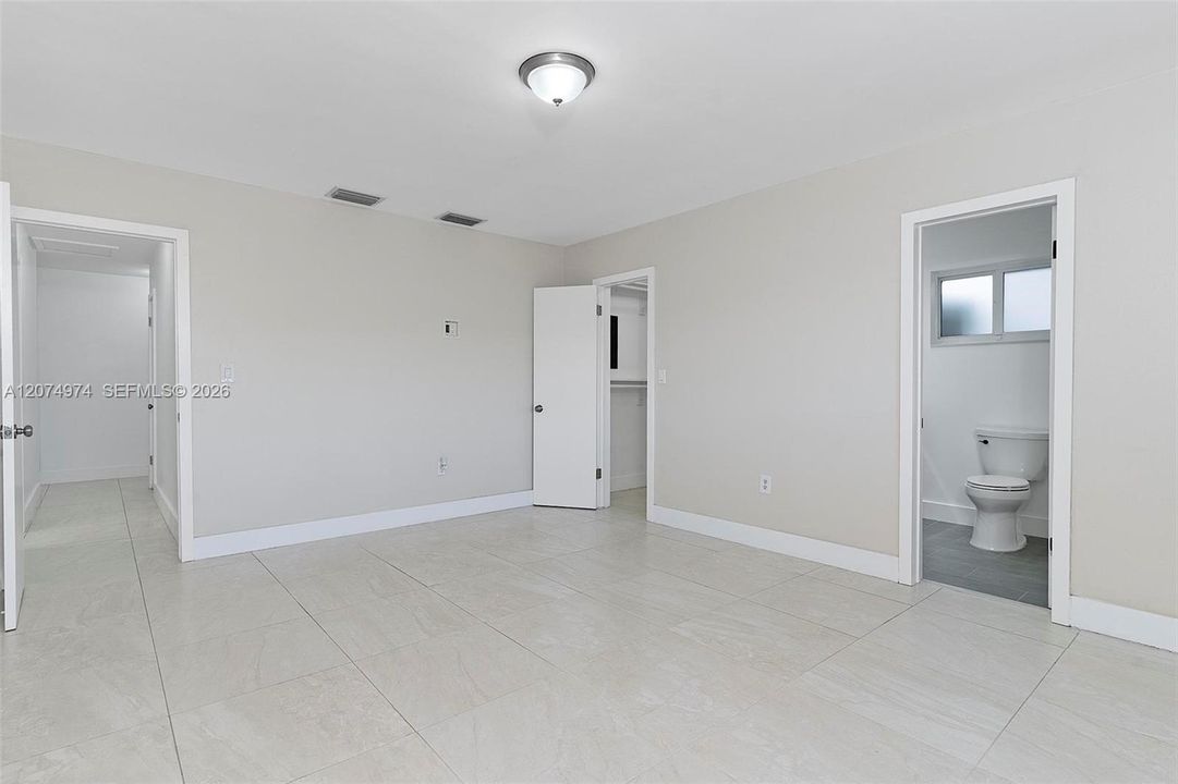 Недавно арендовано: $5,900 (4 спален, 2 ванн, 2247 Квадратных фут)