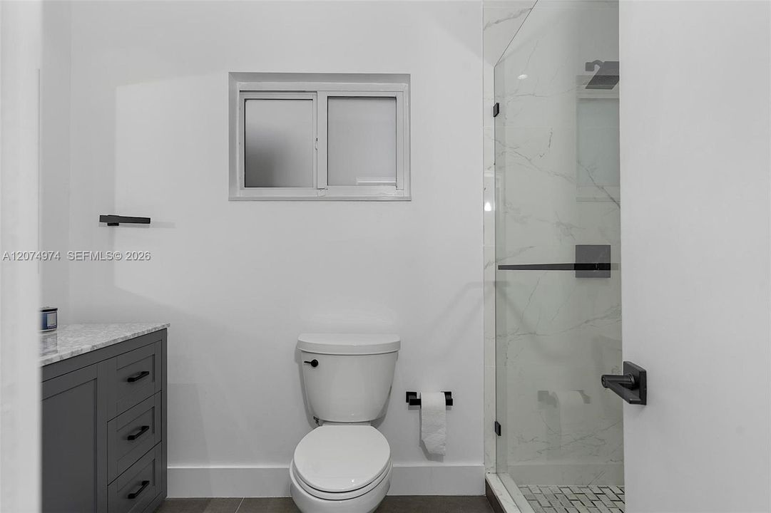 Недавно арендовано: $5,900 (4 спален, 2 ванн, 2247 Квадратных фут)