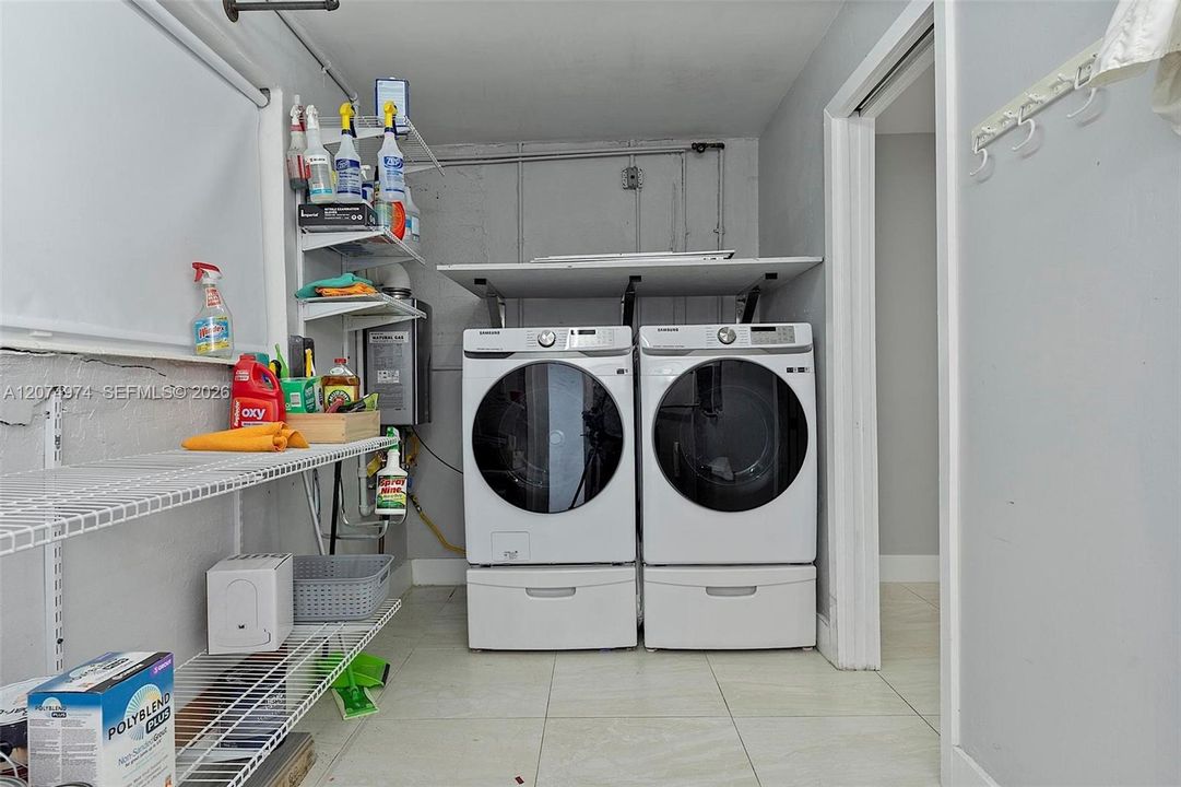 Недавно арендовано: $5,900 (4 спален, 2 ванн, 2247 Квадратных фут)