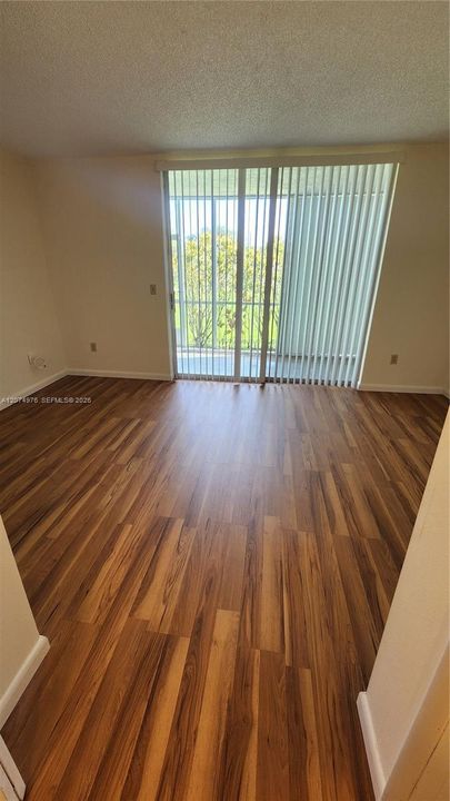 For Sale: $115,000 (2 beds, 2 baths, 970 Square Feet)