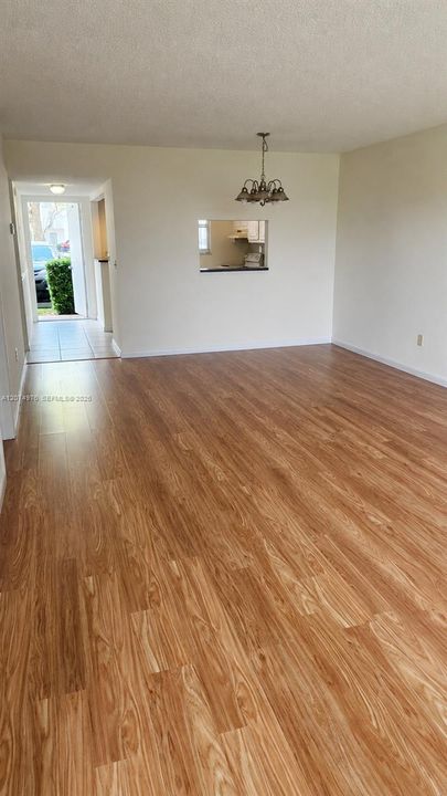 For Sale: $115,000 (2 beds, 2 baths, 970 Square Feet)