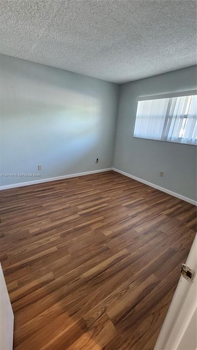 For Sale: $115,000 (2 beds, 2 baths, 970 Square Feet)