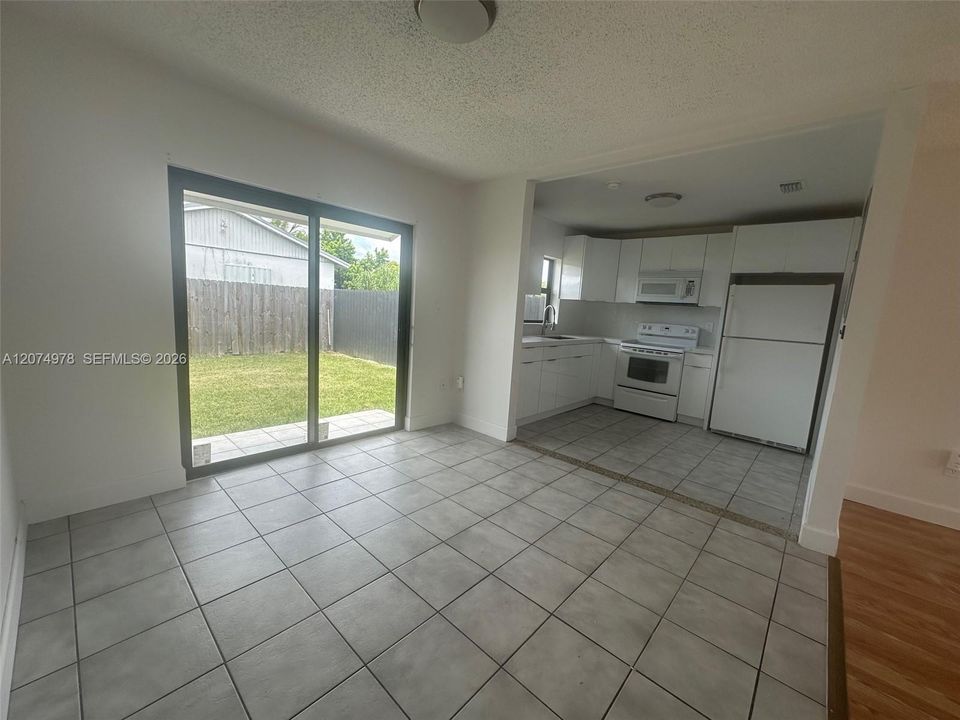 For Rent: $2,600 (3 beds, 2 baths, 1144 Square Feet)