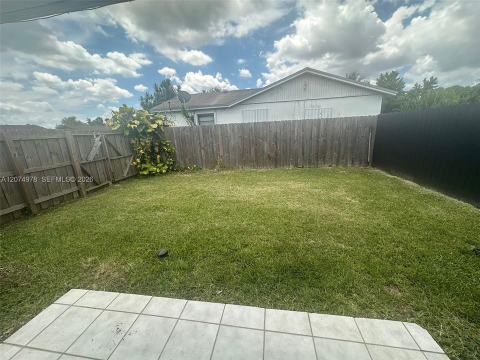 For Rent: $2,600 (3 beds, 2 baths, 1144 Square Feet)