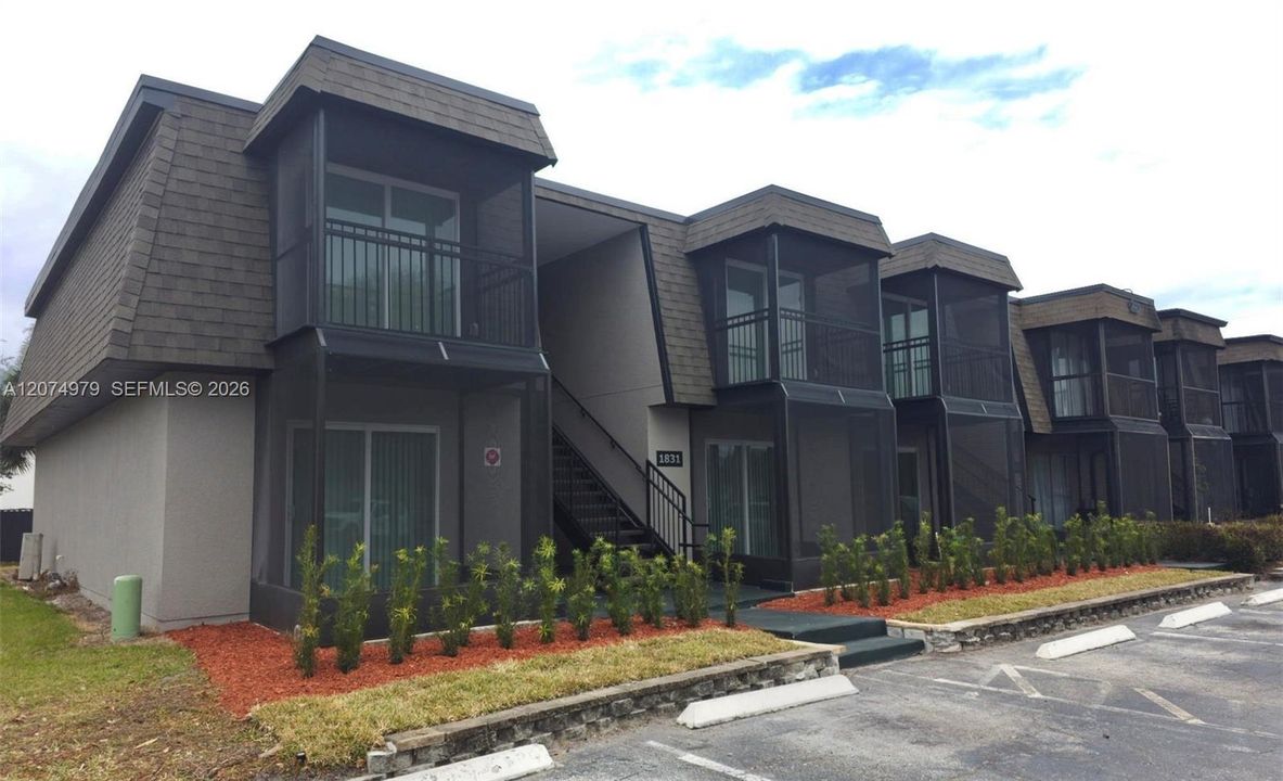 For Rent: $1,270 (1 beds, 1 baths, 697 Square Feet)