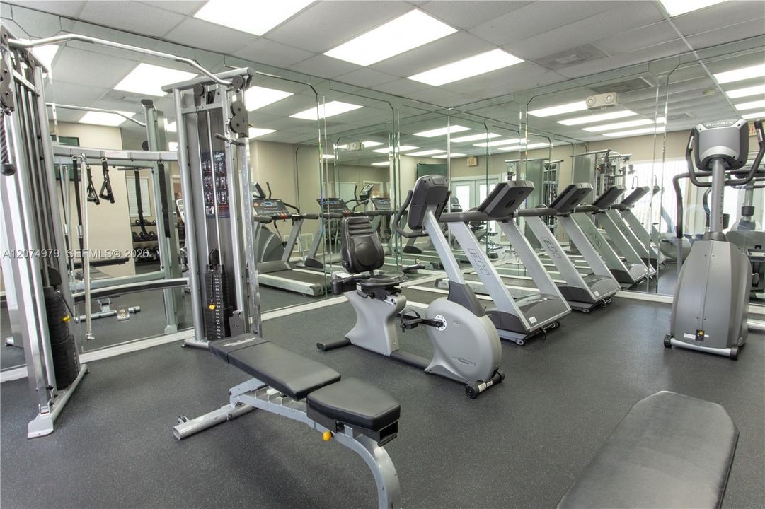 For Rent: $1,270 (1 beds, 1 baths, 697 Square Feet)