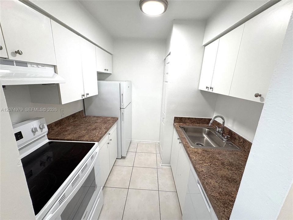 For Rent: $1,270 (1 beds, 1 baths, 697 Square Feet)