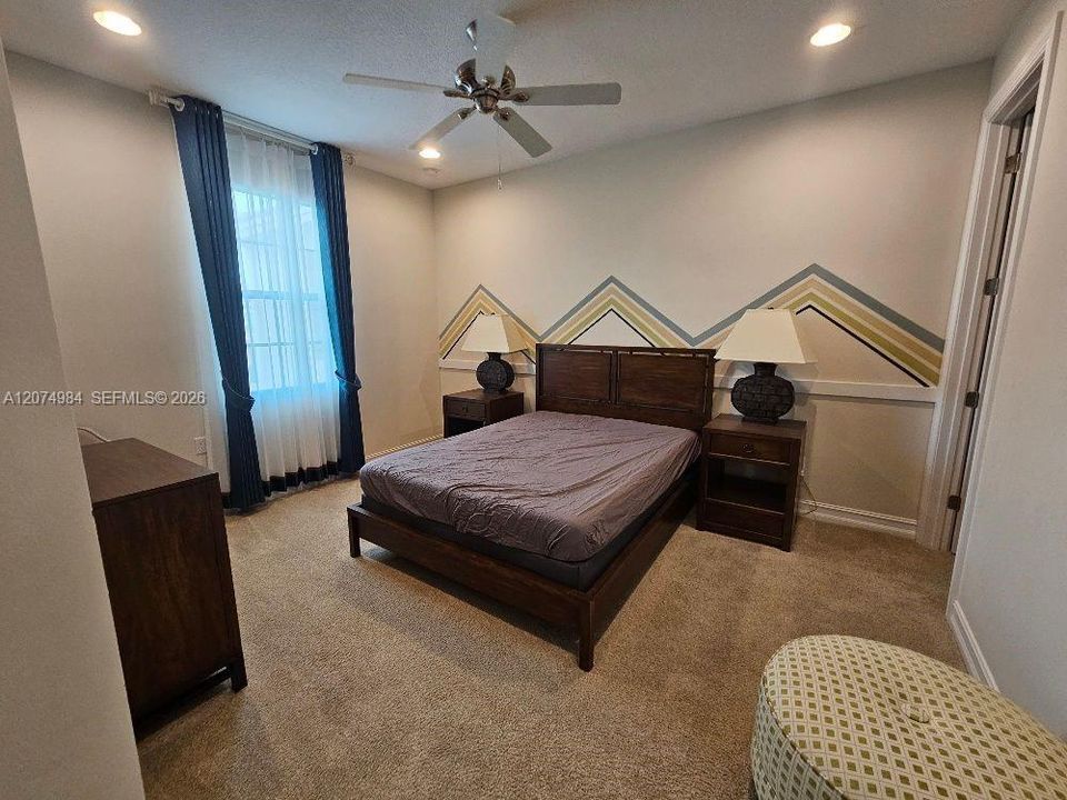 В аренду: $4,900 (3 спален, 3 ванн, 2486 Квадратных фут)