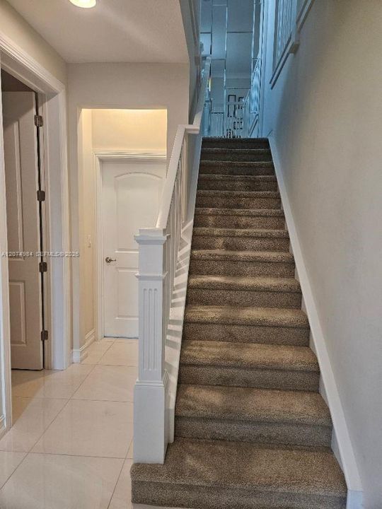 В аренду: $4,900 (3 спален, 3 ванн, 2486 Квадратных фут)