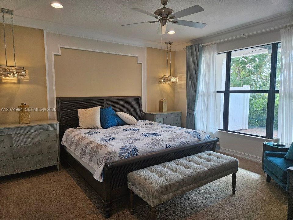 В аренду: $4,900 (3 спален, 3 ванн, 2486 Квадратных фут)