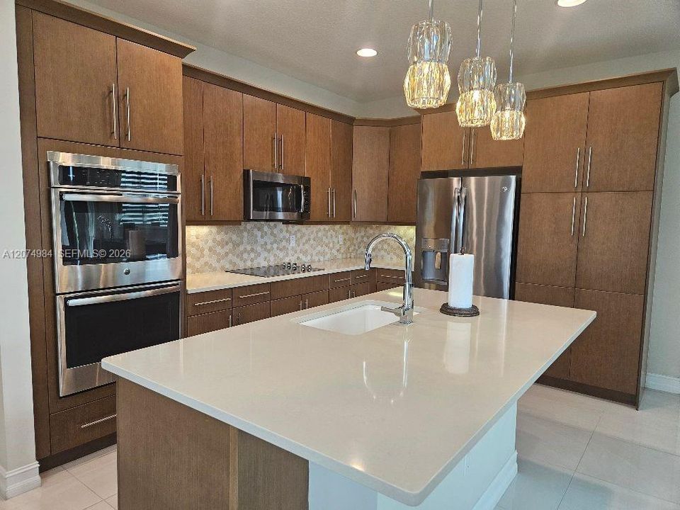 В аренду: $4,900 (3 спален, 3 ванн, 2486 Квадратных фут)