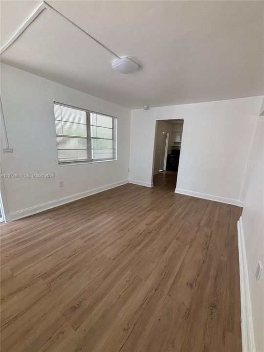 For Rent: $2,100 (2 beds, 1 baths, 679 Square Feet)