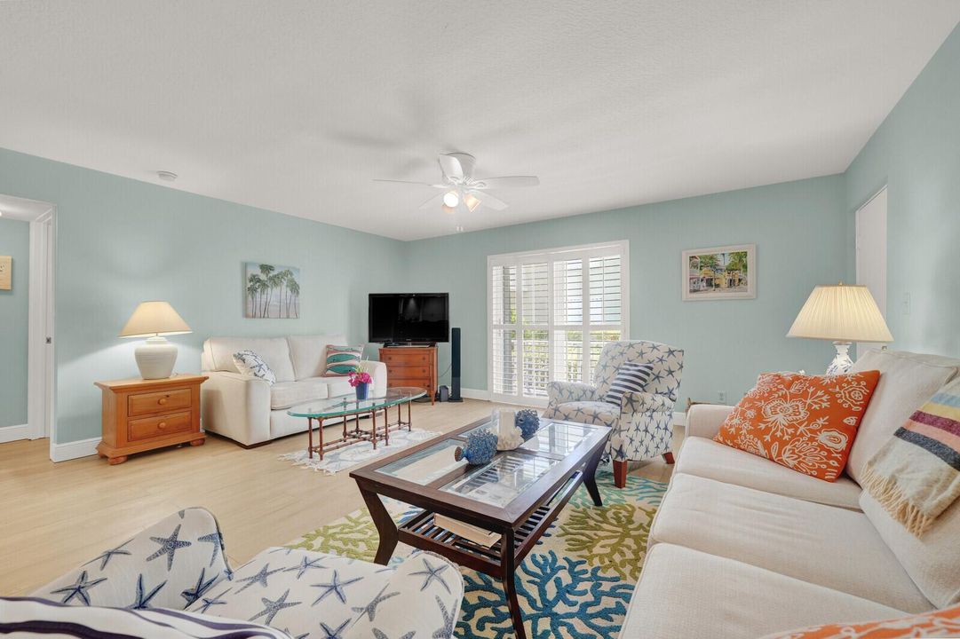 Light & Bright Main Living Area