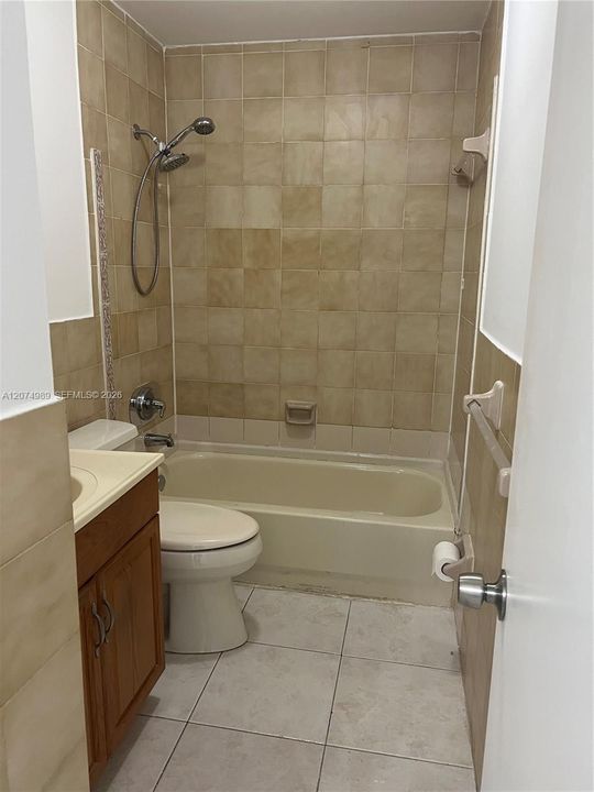 For Rent: $2,300 (2 beds, 2 baths, 1102 Square Feet)