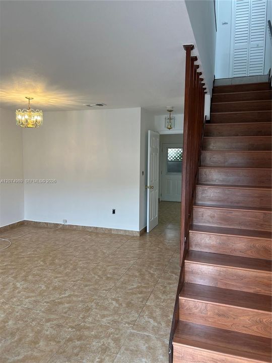 For Rent: $2,300 (2 beds, 2 baths, 1102 Square Feet)