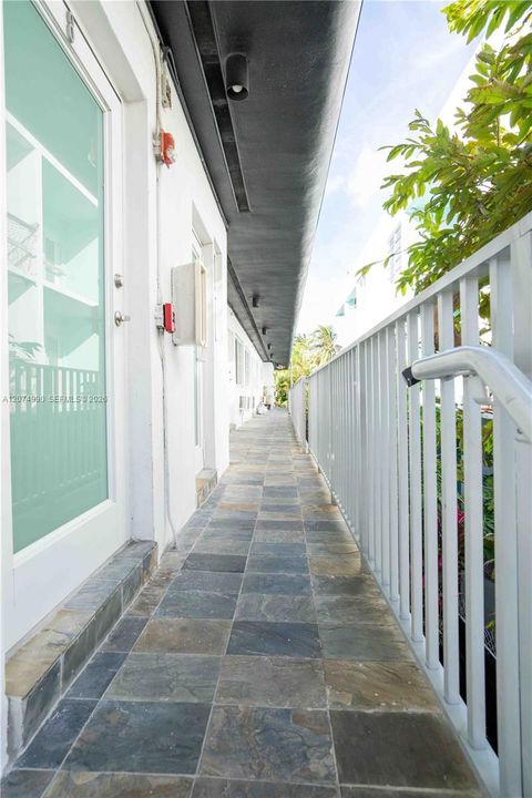 For Rent: $1,900 (0 beds, 1 baths, 450 Square Feet)