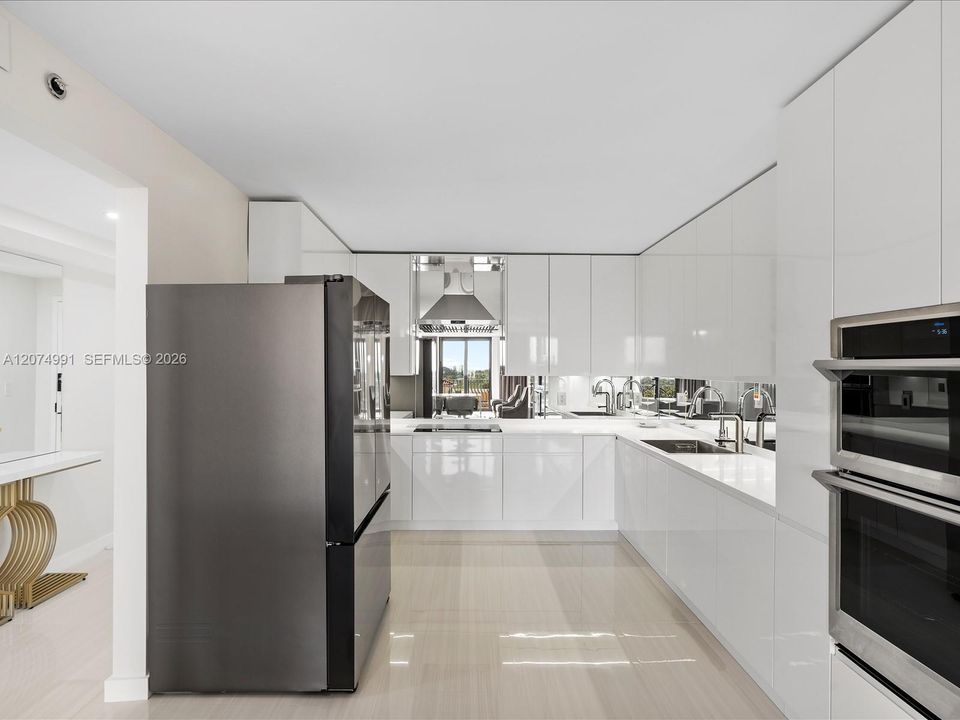 For Sale: $970,000 (2 beds, 2 baths, 1579 Square Feet)