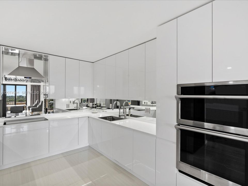 For Sale: $970,000 (2 beds, 2 baths, 1579 Square Feet)