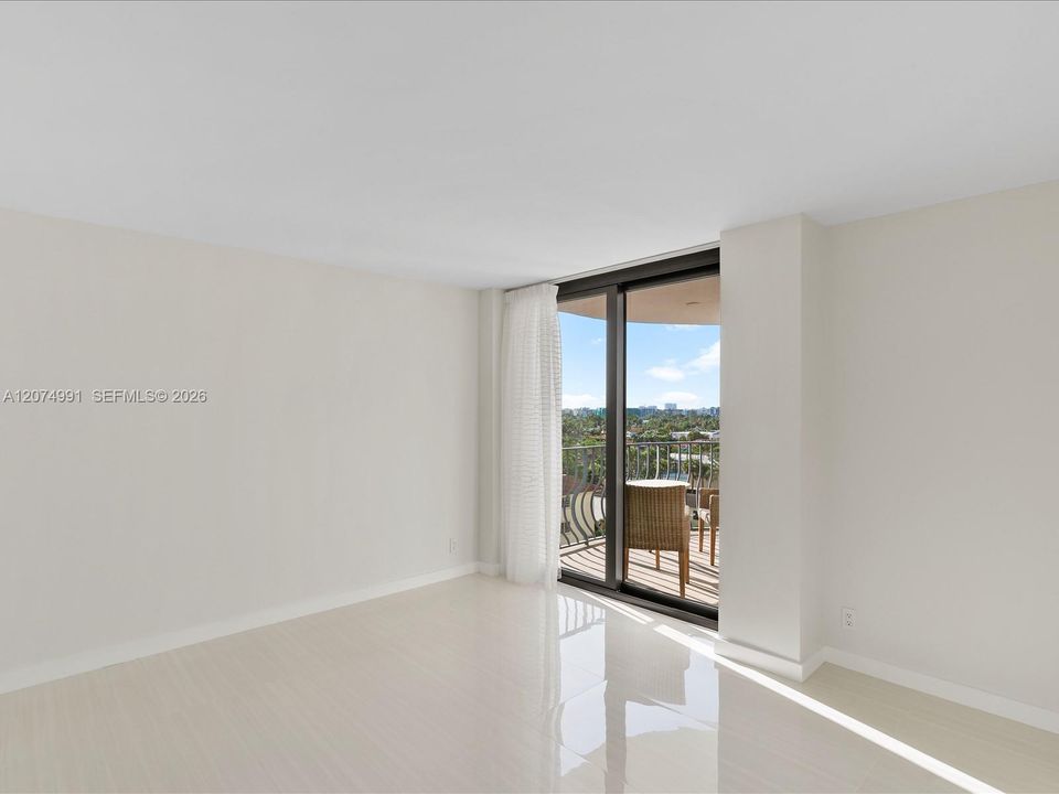 For Sale: $970,000 (2 beds, 2 baths, 1579 Square Feet)