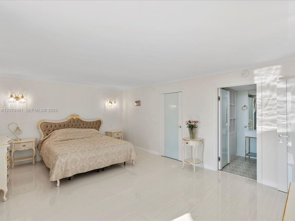 For Sale: $970,000 (2 beds, 2 baths, 1579 Square Feet)