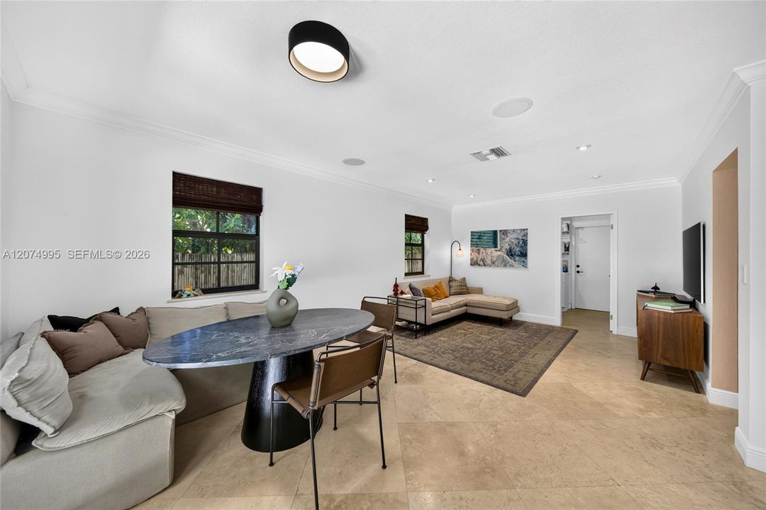 For Sale: $2,699,000 (4 beds, 2 baths, 2500 Square Feet)