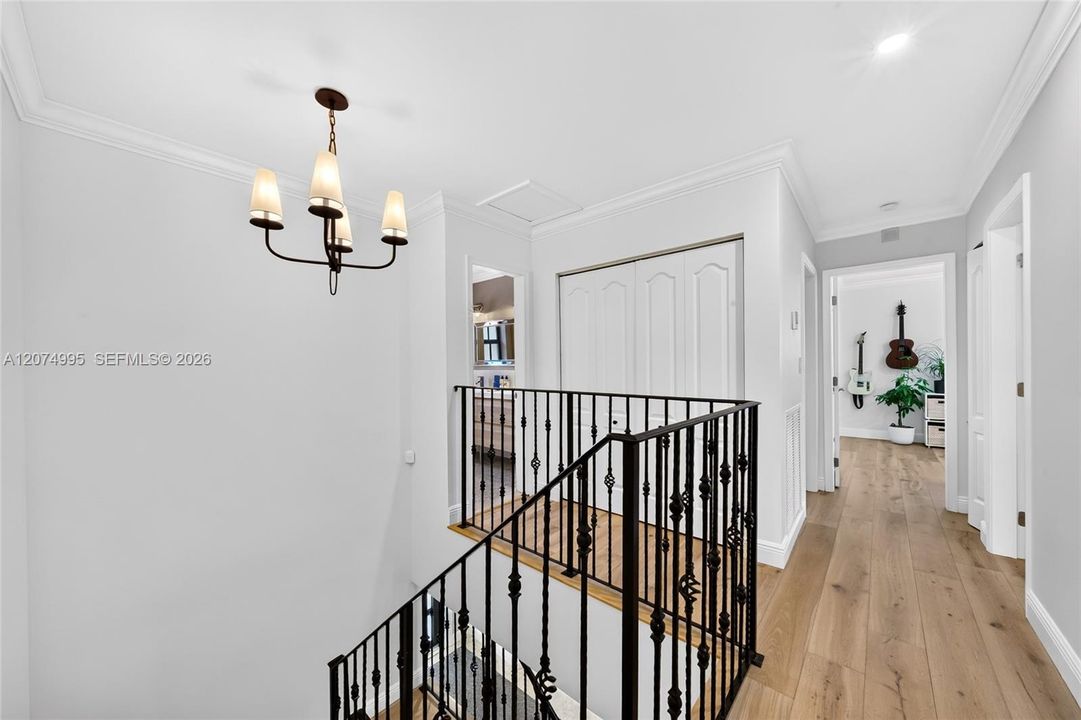 For Sale: $2,699,000 (4 beds, 2 baths, 2500 Square Feet)