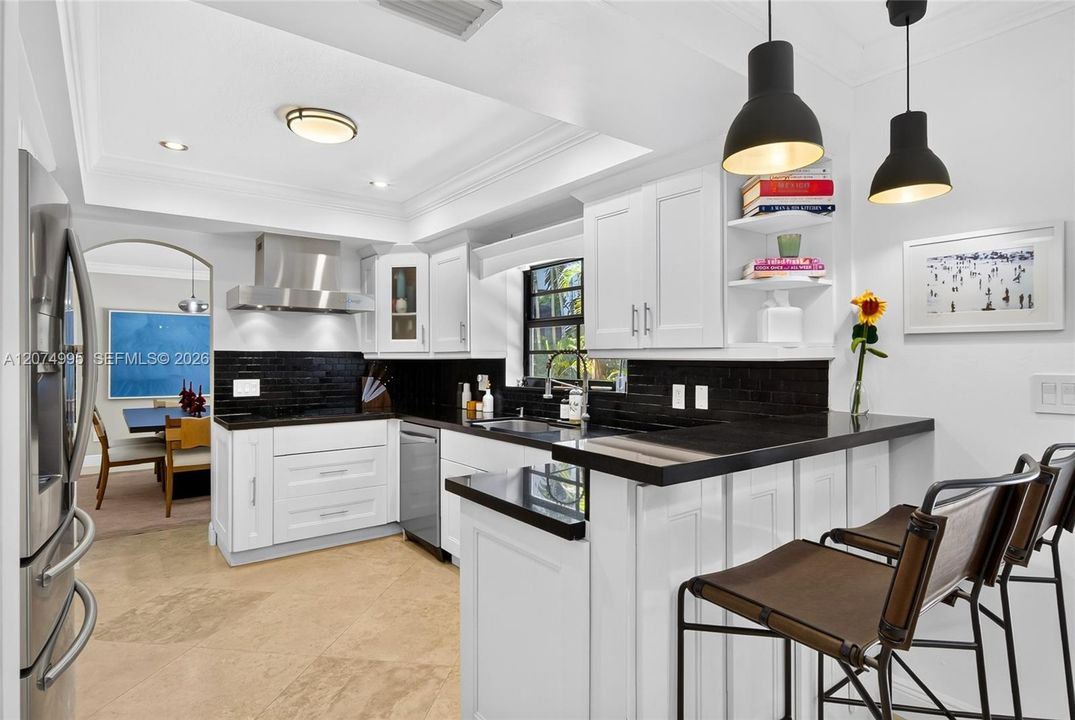 For Sale: $2,699,000 (4 beds, 2 baths, 2500 Square Feet)