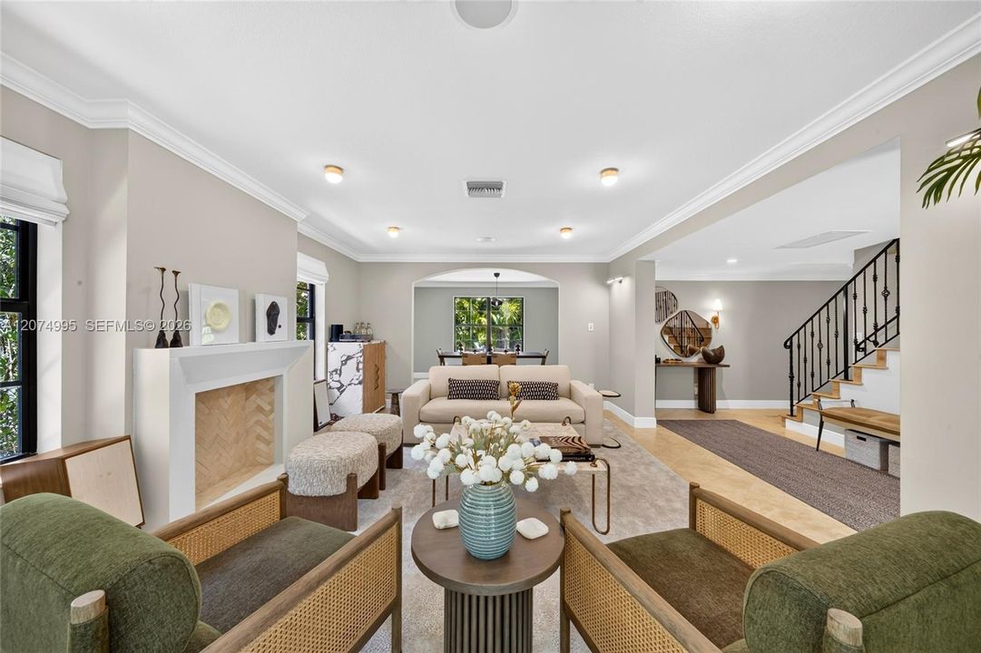 For Sale: $2,699,000 (4 beds, 2 baths, 2500 Square Feet)