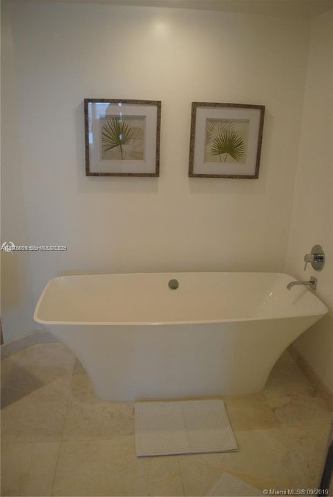 En Renta: $7,700 (2 camas, 2 baños, 1828 Pies cuadrados)